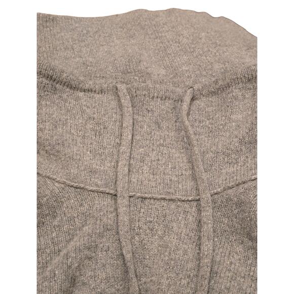 Banana Republic Merino Wool Sweater in Grey Size Medium - Picture 5 of 6